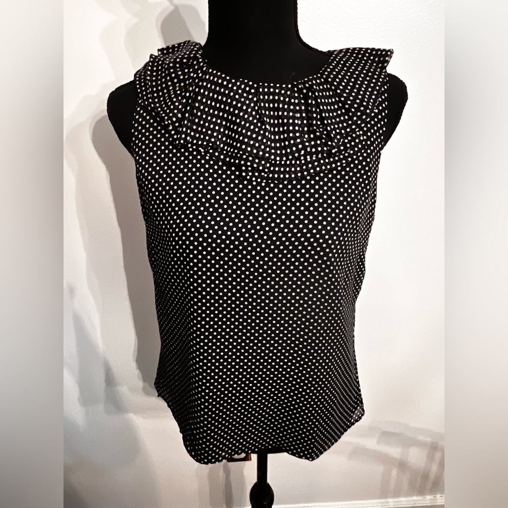 3/$15 J. Crew Blue and White Polka Dot Ruffled Sleeveless Blouse size 4
